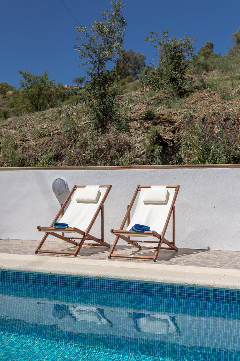 The villa pool 27